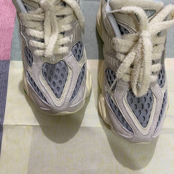 New Balance 9060 Men's Beige & Grey Sneakers - Picture 3 of 9